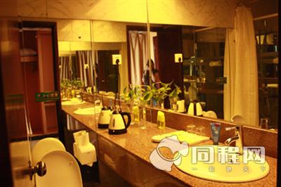 深圳多彩城酒店图片客房/卫浴[由13602ahkvxz提供]