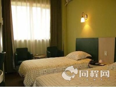 上海莫泰168连锁酒店（大宁国际商业中心共和新路店）图片标准房