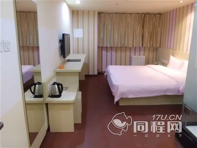 北京便宜居酒店（天通苑店）图片温馨大床A1.jpg