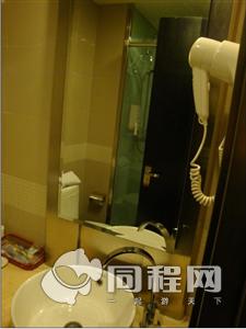 郑州莫泰168连锁酒店（二七广场店）图片客房/卫浴[由13248yooute提供]