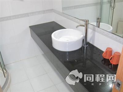 上海旅居快捷酒店（长寿路店）图片客房/卫浴[由15996racfde提供]